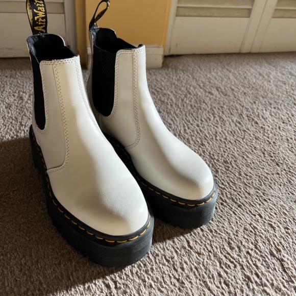 Doc Marten 2976 Quad Platform - Picture 2 of 5